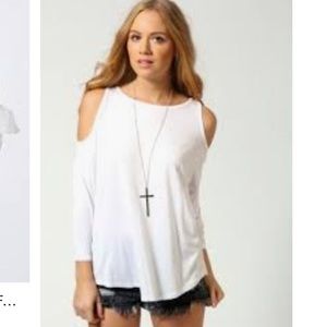 💫NWT White Cutout Shoulder Top